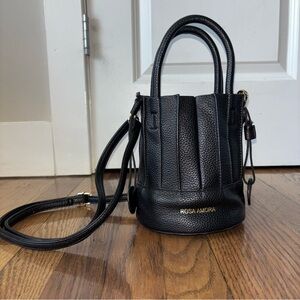 Rosa Amora Women’s Black Handbag / Crossbody